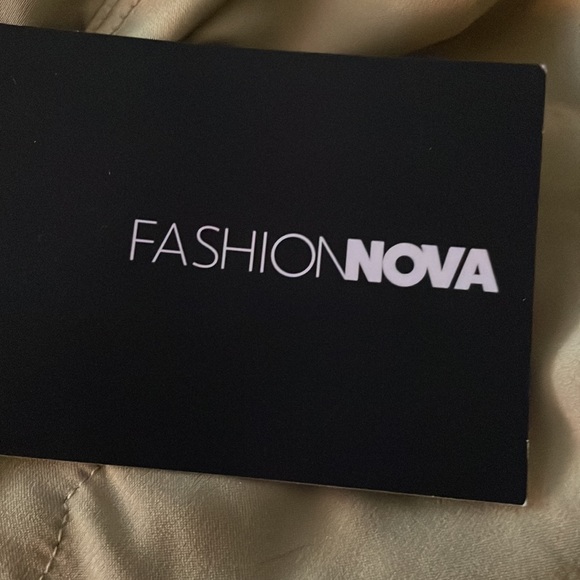 FashionNova Sage green 1X/2X PJ top set. Ties? Lace. Adjustable straps. NWT - Picture 6 of 8